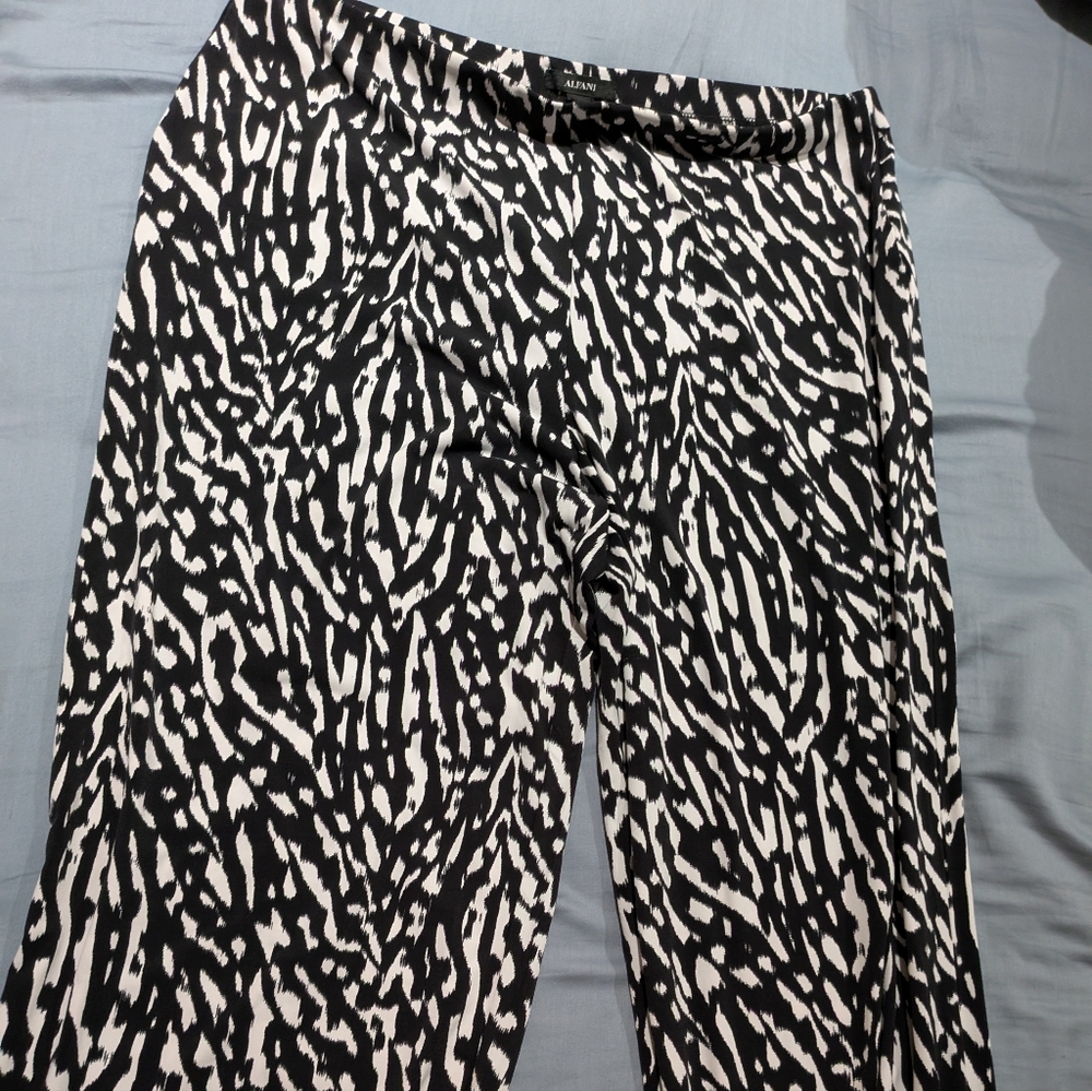 Alfani Monochrome Patterned Wide Leg Pants
